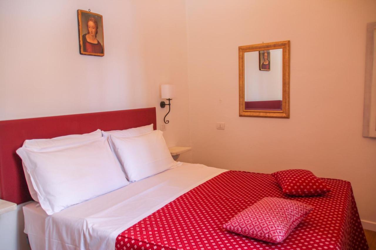 אסיסי Hotel Pax מראה חיצוני תמונה