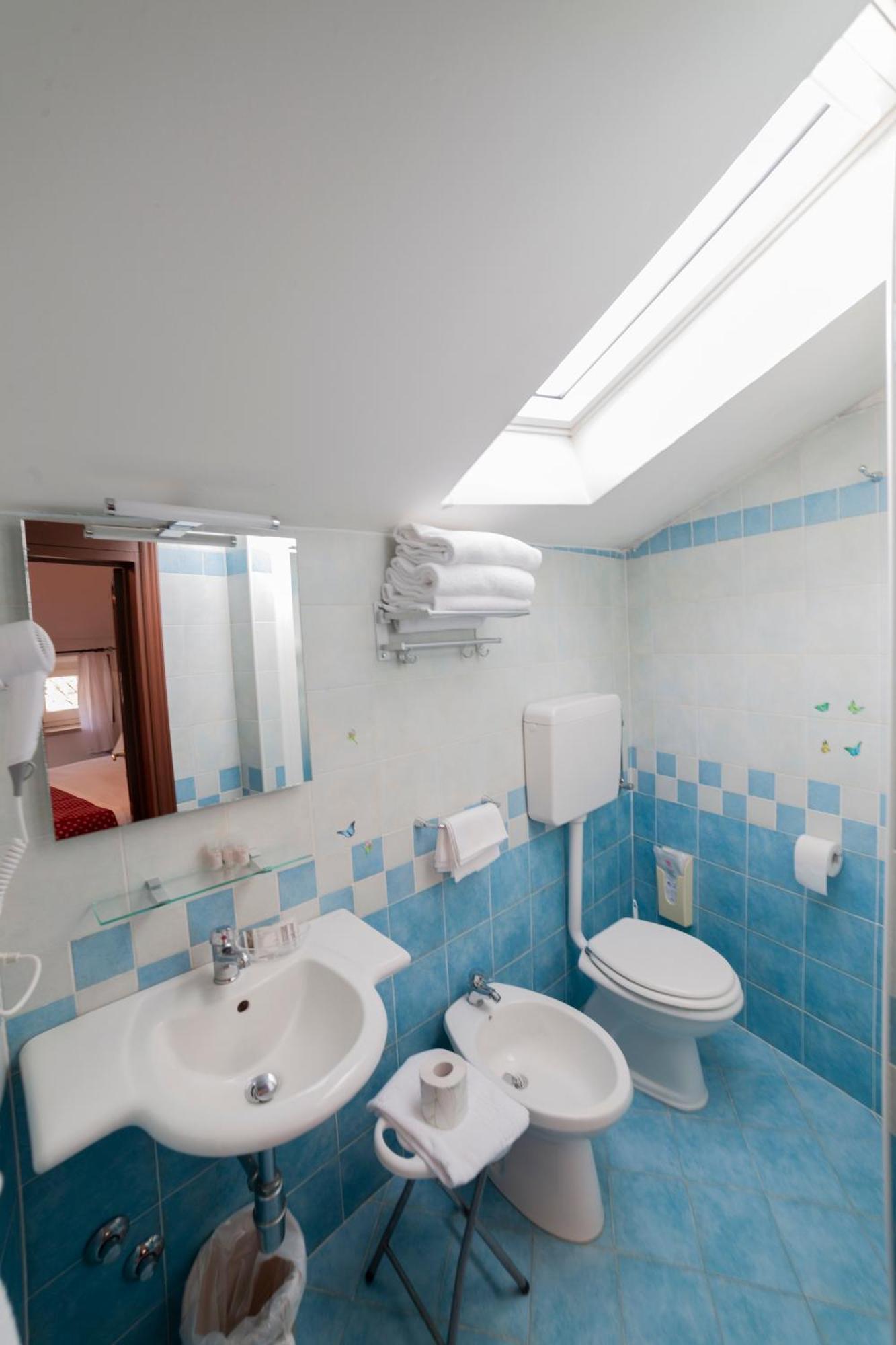 אסיסי Hotel Pax מראה חיצוני תמונה