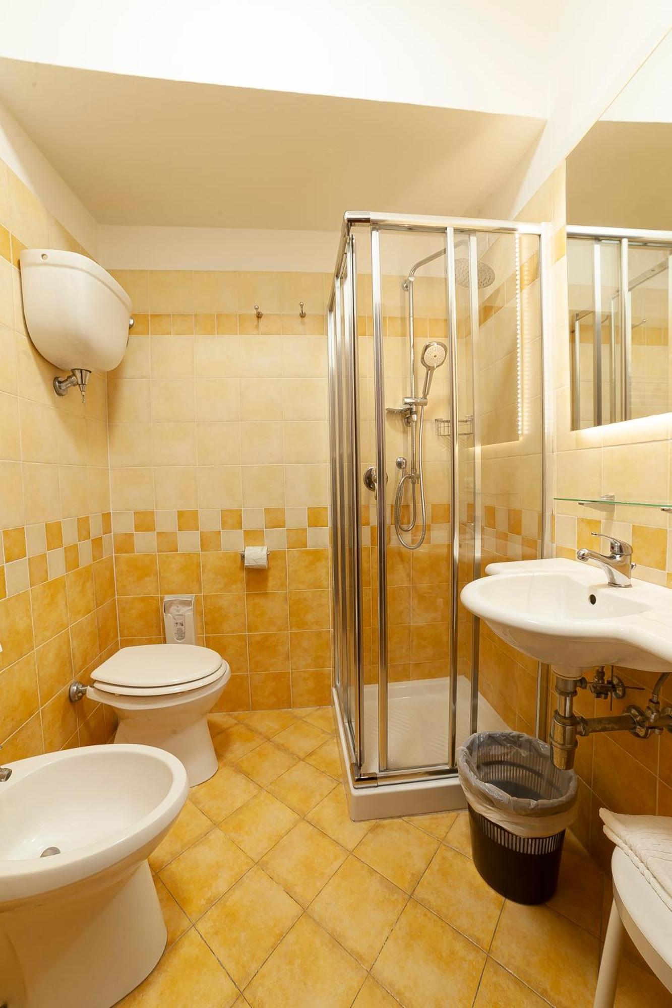 אסיסי Hotel Pax מראה חיצוני תמונה