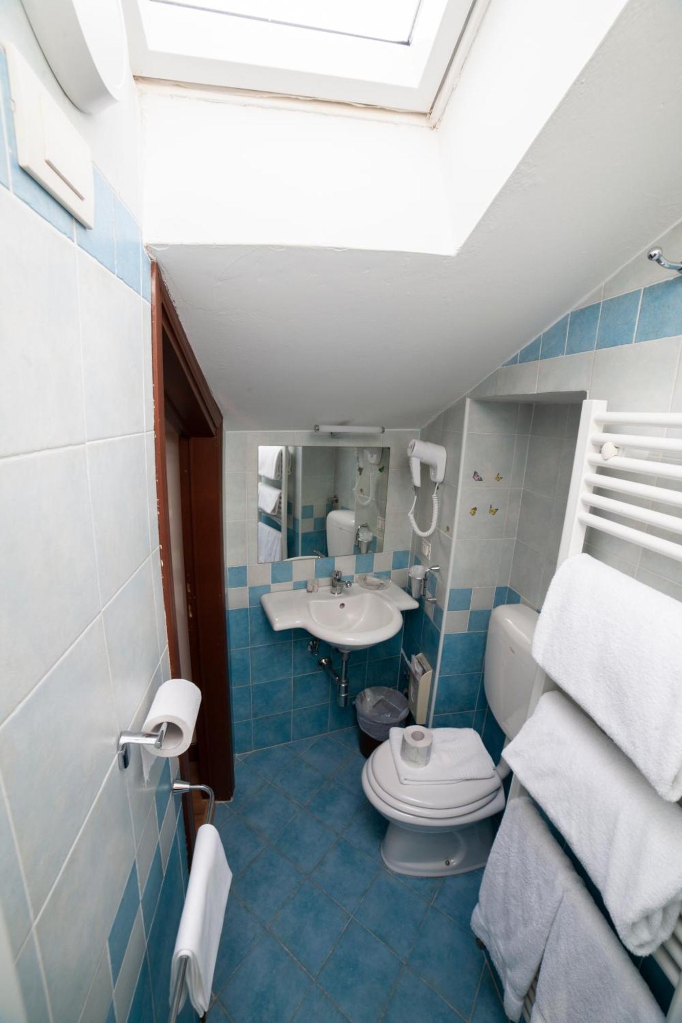 אסיסי Hotel Pax מראה חיצוני תמונה