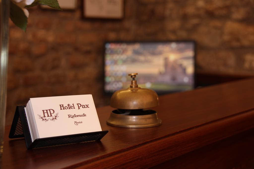 אסיסי Hotel Pax מראה חיצוני תמונה
